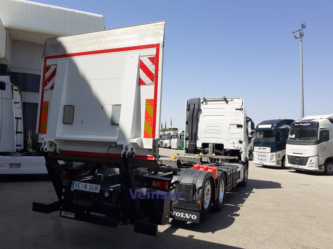 VOLVO FH4 I-SAVE - Kravas automašīna: foto 3 VOLVO FH4 I-SAVE - Kravas automašīna: foto 3