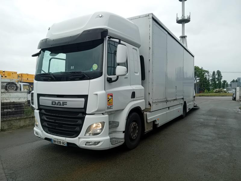 DAF CF 400 - Kravas automašīna ar slēgto virsbūvi: foto 1 DAF CF 400 - Kravas automašīna ar slēgto virsbūvi: foto 1