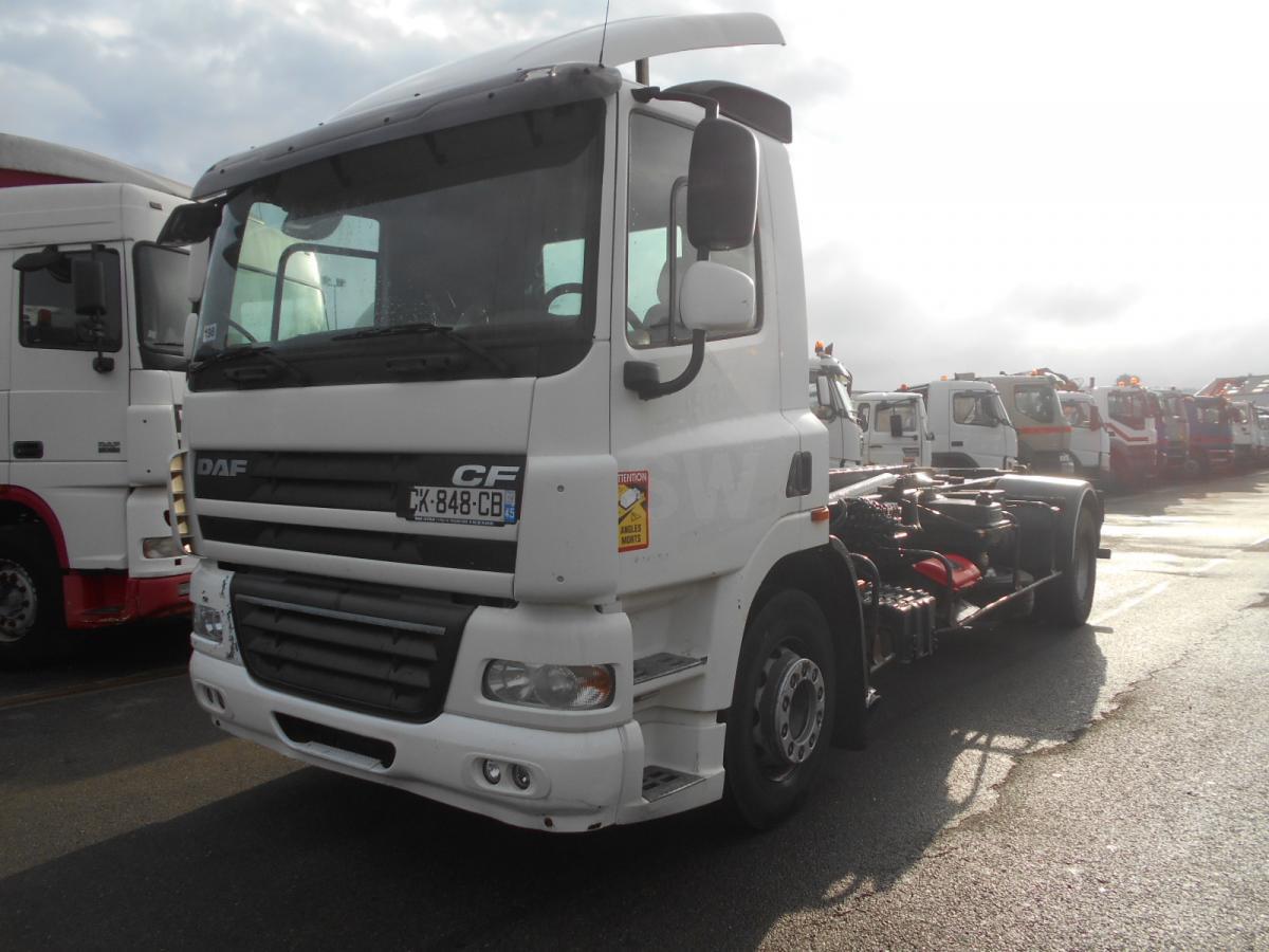 DAF CF85 410 - Pacēlājs ar āķi: foto 1 DAF CF85 410 - Pacēlājs ar āķi: foto 1