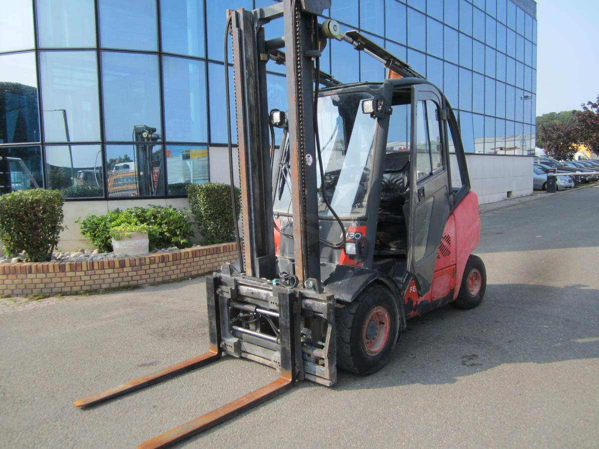 Fenwick H30 - Dīzeļiekrāvējs: foto 4 Fenwick H30 - Dīzeļiekrāvējs: foto 4