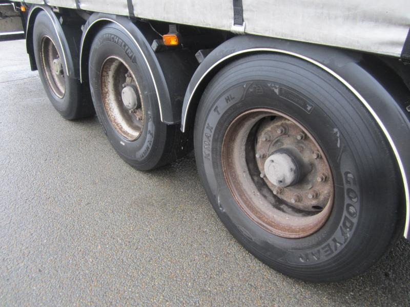 Fruehauf - Tenta puspiekabe: foto 4 Fruehauf - Tenta puspiekabe: foto 4