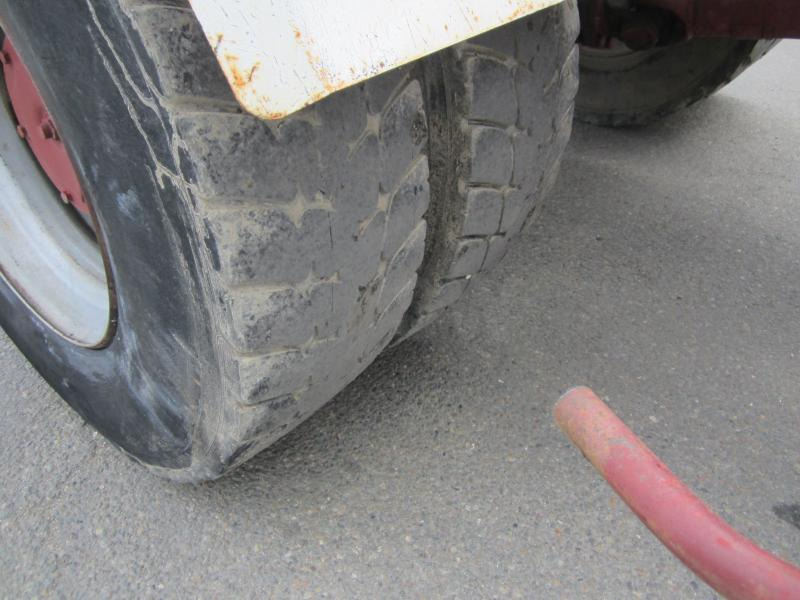 Iveco Unic - Pacēlājs ar āķi: foto 3 Iveco Unic - Pacēlājs ar āķi: foto 3