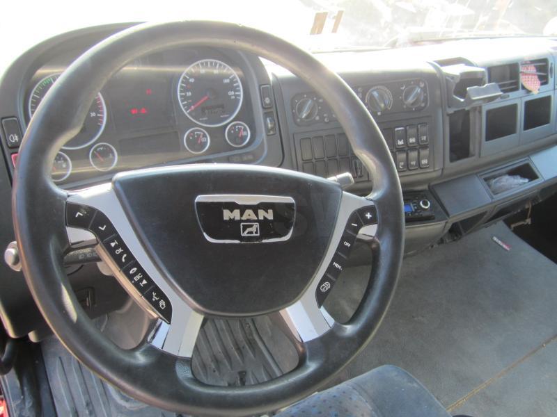 Bortu kravas automašīna/ Platforma, Kravas auto ar manipulatoru MAN TGA 26.430: foto 16