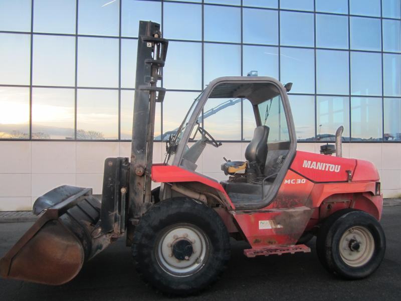 Manitou MC30 - Dīzeļiekrāvējs: foto 2 Manitou MC30 - Dīzeļiekrāvējs: foto 2