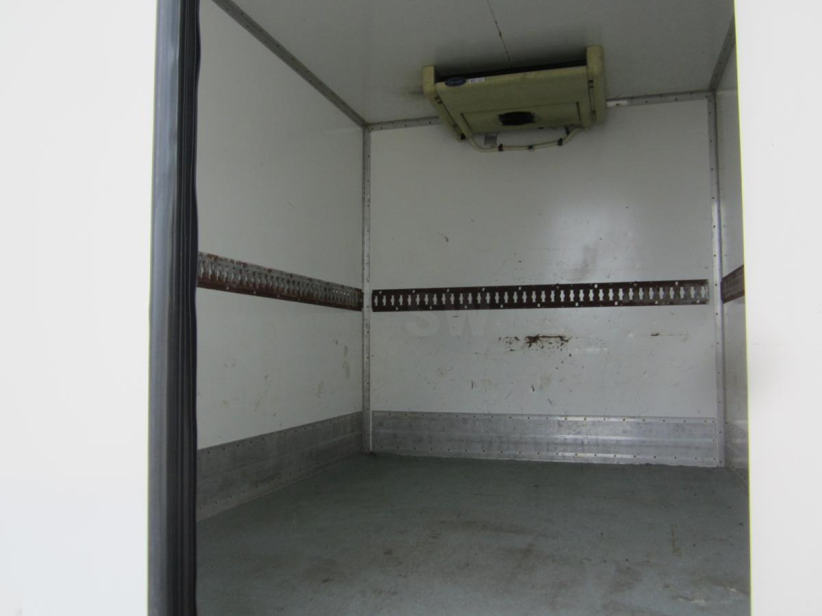 Mercedes 308D - Komercauto refrižerators: foto 4 Mercedes 308D - Komercauto refrižerators: foto 4