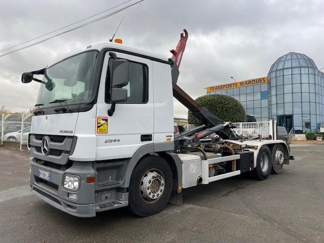 Mercedes Actros 2544 - Pacēlājs ar āķi: foto 1 Mercedes Actros 2544 - Pacēlājs ar āķi: foto 1