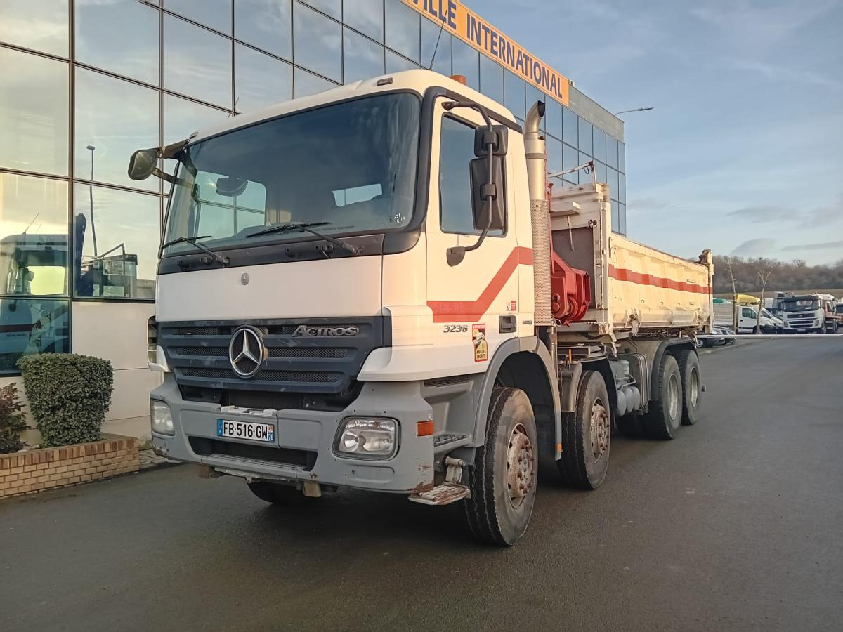 Mercedes Actros 3236 - Kravas automašīna pašizgāzējs: foto 1 Mercedes Actros 3236 - Kravas automašīna pašizgāzējs: foto 1