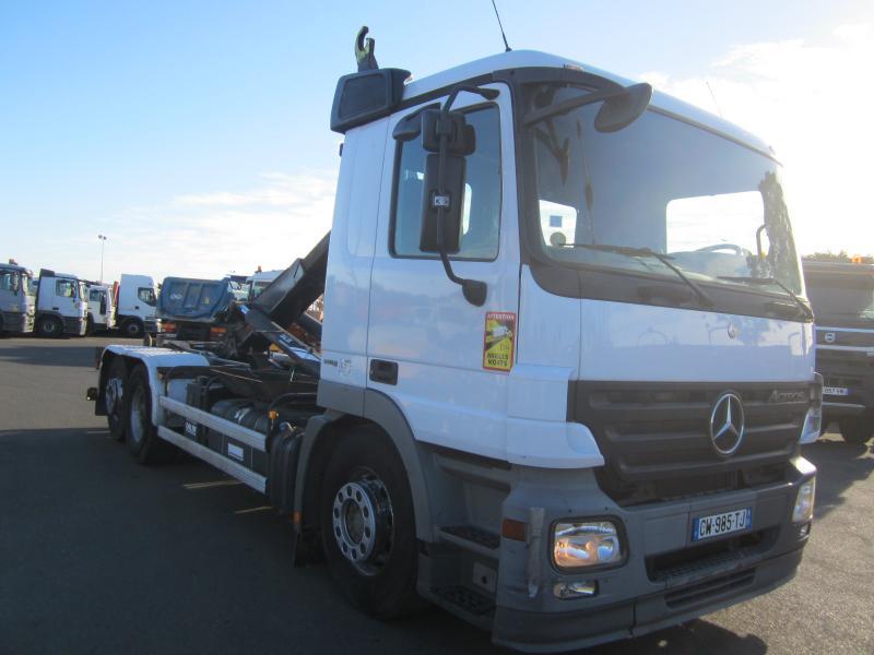Mercedes Actros - Pacēlājs ar āķi: foto 2 Mercedes Actros - Pacēlājs ar āķi: foto 2