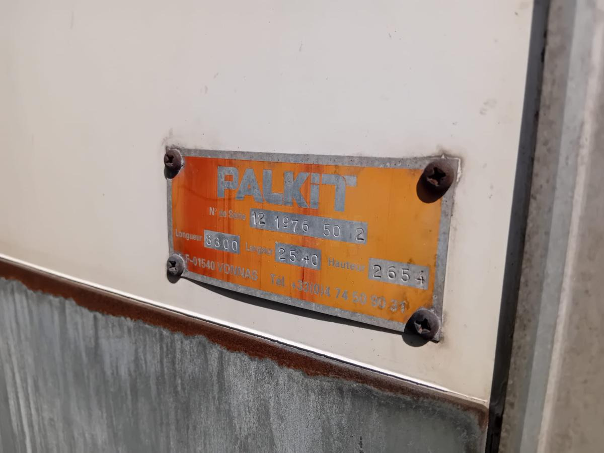 Mercedes Axor 1829 - Kravas automašīna ar slēgto virsbūvi: foto 4 Mercedes Axor 1829 - Kravas automašīna ar slēgto virsbūvi: foto 4