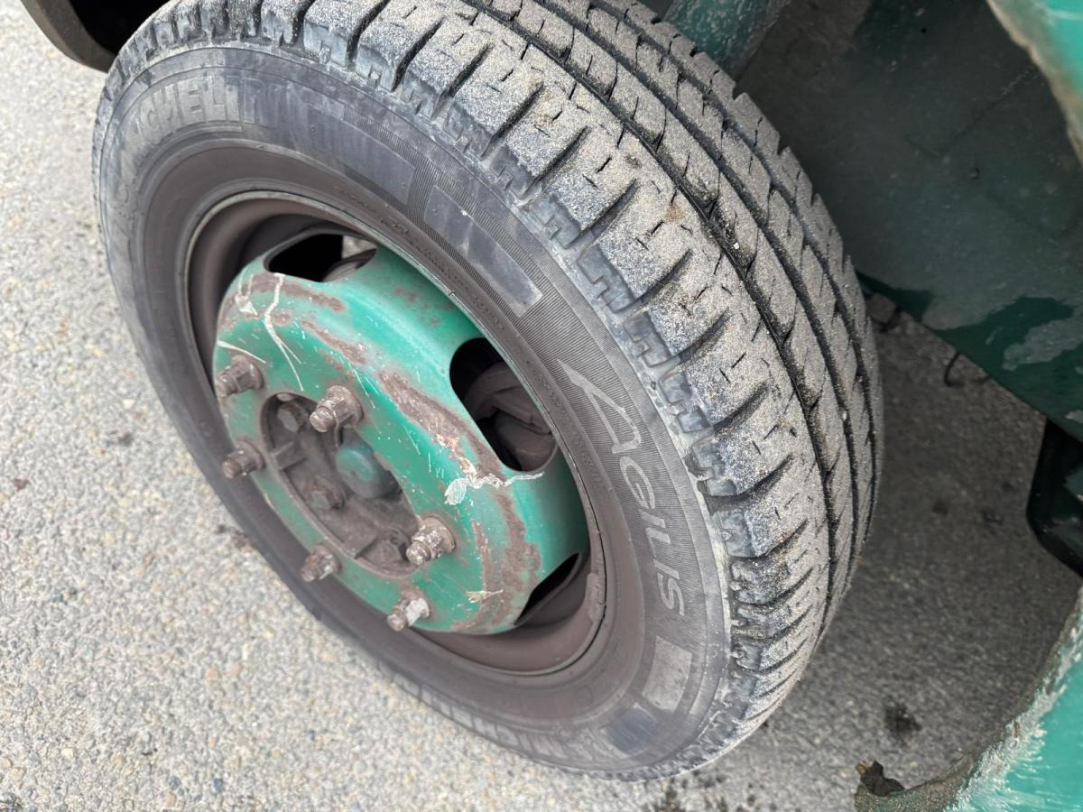 Furgons ar slēgtā virsbūve Mercedes Sprinter: foto 11