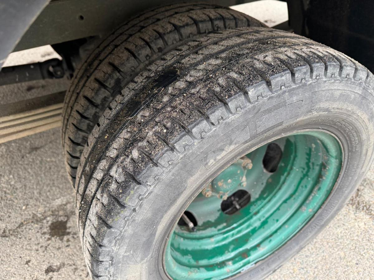 Furgons ar slēgtā virsbūve Mercedes Sprinter: foto 12