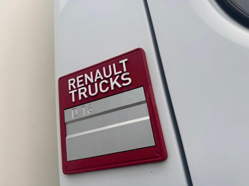 Renault D-Series - Kravas automašīna ar slēgto virsbūvi: foto 4 Renault D-Series - Kravas automašīna ar slēgto virsbūvi: foto 4
