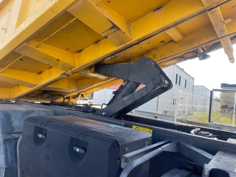 Renault Kerax 370 DCI - Kravas automašīna pašizgāzējs: foto 4 Renault Kerax 370 DCI - Kravas automašīna pašizgāzējs: foto 4