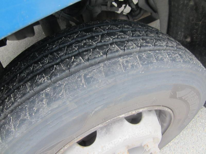 Renault Midlum 220 DXI - Kravas automašīna ar slēgto virsbūvi: foto 3 Renault Midlum 220 DXI - Kravas automašīna ar slēgto virsbūvi: foto 3