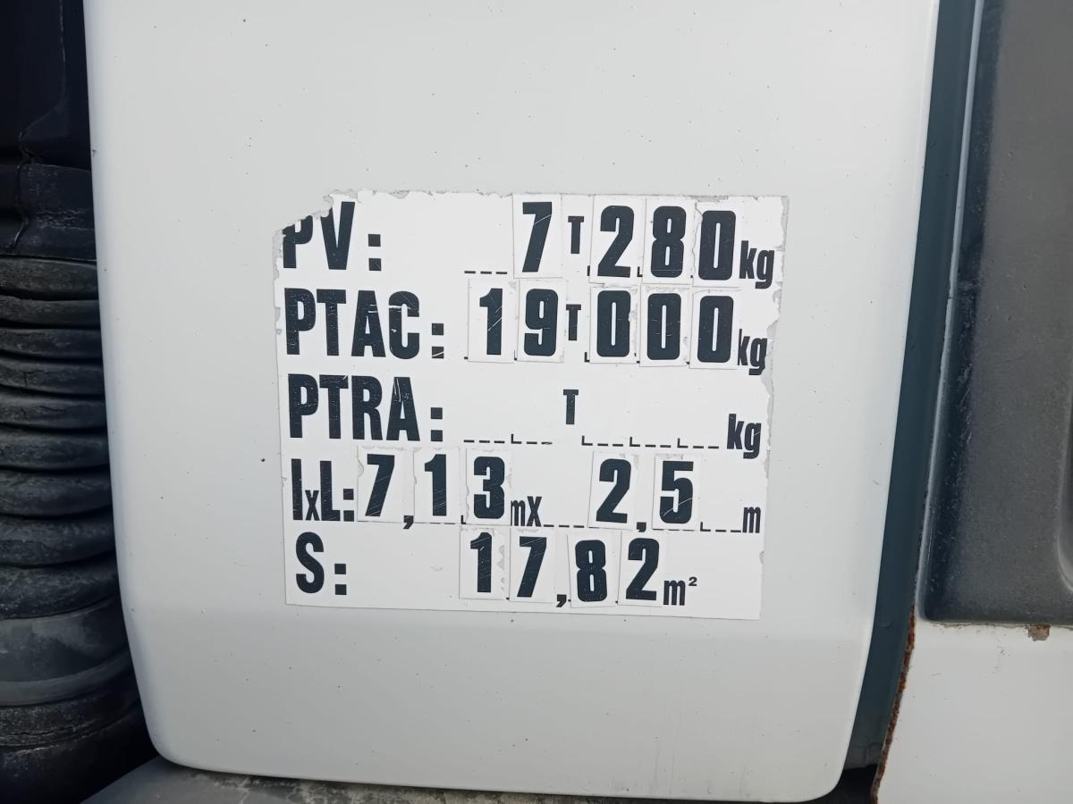 Renault Premium 250 - Autocisterna: foto 5 Renault Premium 250 - Autocisterna: foto 5