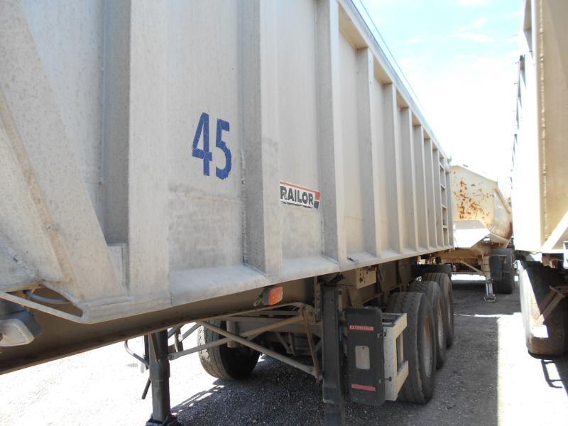 Trailor - Puspiekabe pašizgāzējs: foto 3 Trailor - Puspiekabe pašizgāzējs: foto 3