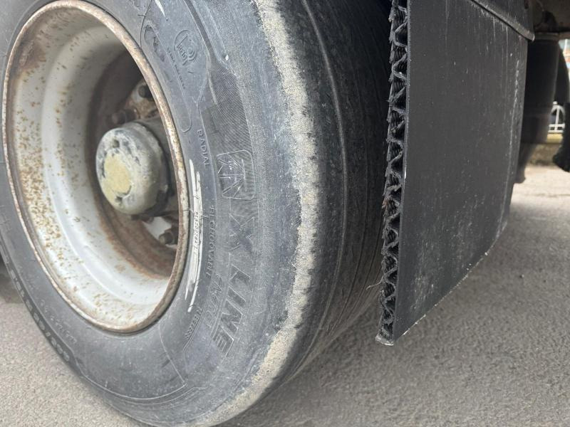 Trailor - Tenta puspiekabe: foto 4 Trailor - Tenta puspiekabe: foto 4