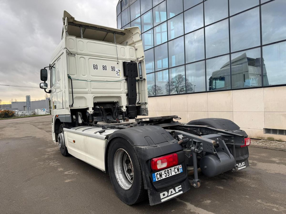 Vilcējs DAF XF105 460: foto 10