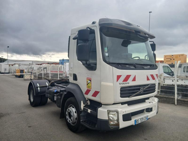 Volvo FL 260 - Šasija kravas automašīna: foto 1 Volvo FL 260 - Šasija kravas automašīna: foto 1