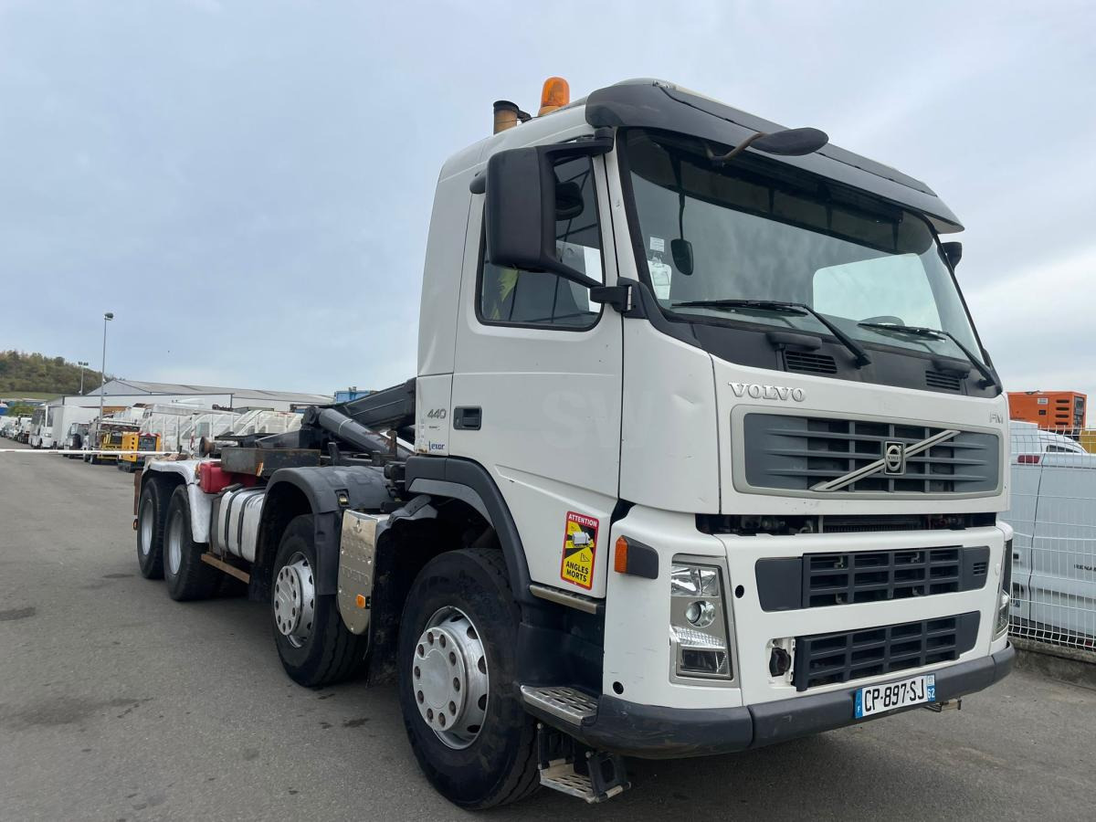 Volvo FM 440 - Pacēlājs ar āķi: foto 2 Volvo FM 440 - Pacēlājs ar āķi: foto 2