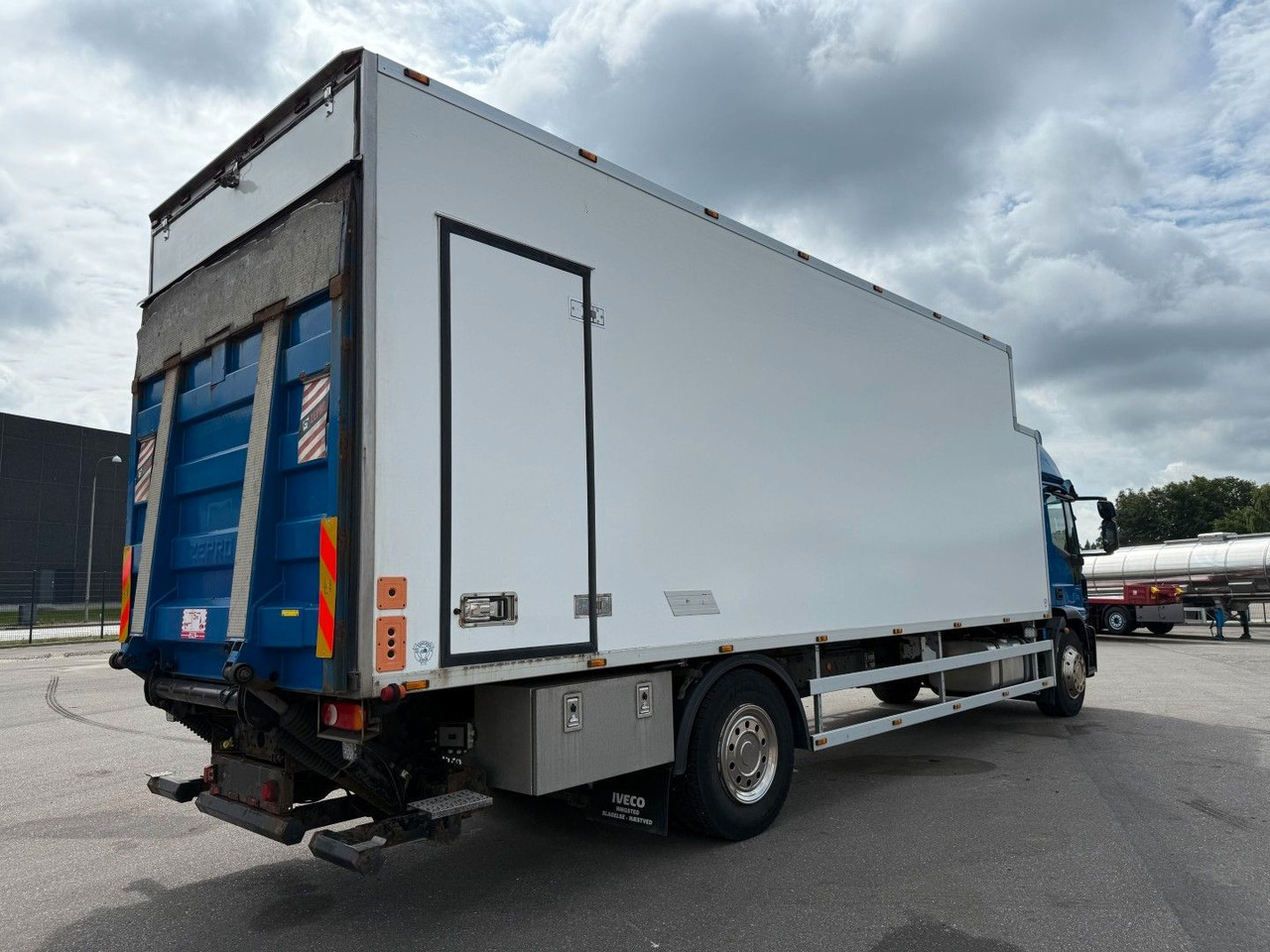 Iveco EuroCargo 180 E28 4x2 Thermo King T-1000R - Kravas automašīna refrižerators: foto 3 Iveco EuroCargo 180 E28 4x2 Thermo King T-1000R - Kravas automašīna refrižerators: foto 3