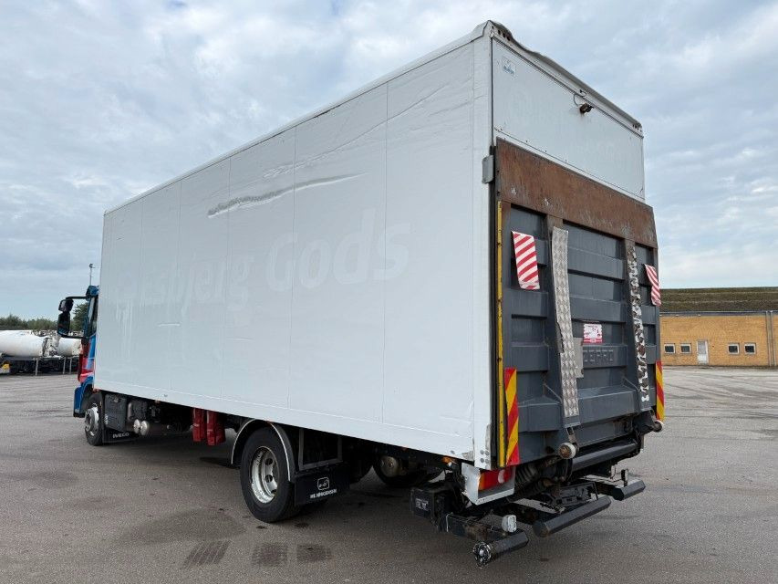 Iveco Eurocargo 120E25 4x2 Closed Box / Koffer - Kravas automašīna ar slēgto virsbūvi: foto 4 Iveco Eurocargo 120E25 4x2 Closed Box / Koffer - Kravas automašīna ar slēgto virsbūvi: foto 4