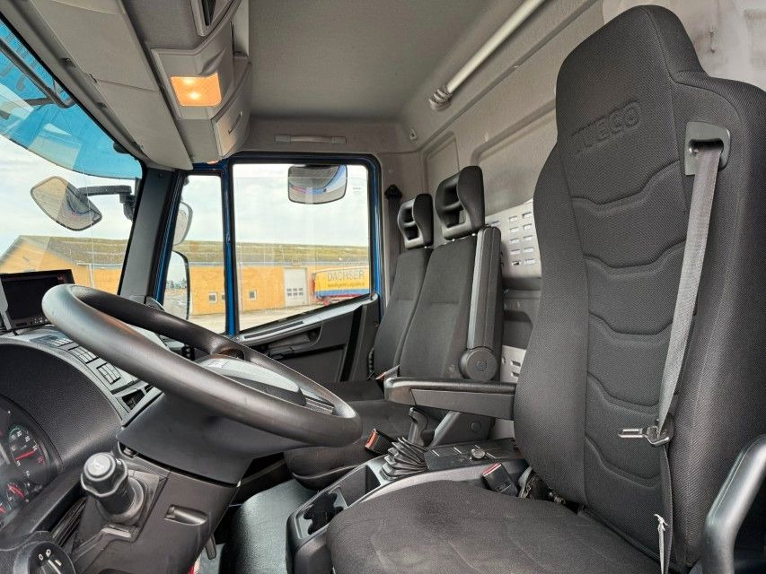 Iveco Eurocargo 120E25 4x2 Closed Box / Koffer - Kravas automašīna ar slēgto virsbūvi: foto 5 Iveco Eurocargo 120E25 4x2 Closed Box / Koffer - Kravas automašīna ar slēgto virsbūvi: foto 5