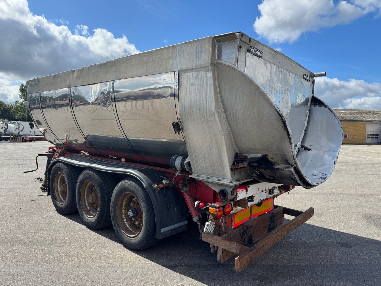 Kel-Berg 3 axle Asphalt tipper / Asphalt Kipper - Piekabe pašizgāzējs: foto 5 Kel-Berg 3 axle Asphalt tipper / Asphalt Kipper - Piekabe pašizgāzējs: foto 5