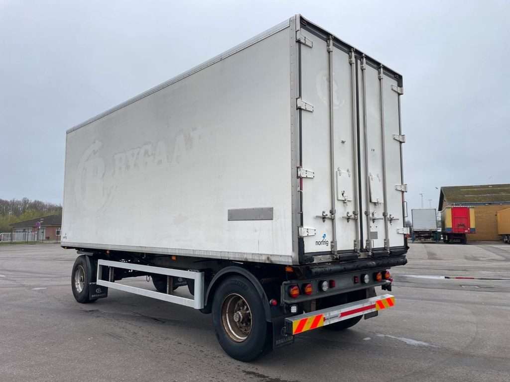 Krone 18 t. 2 axle ThermoKing SL-200e - Piekabe refrižerators: foto 4 Krone 18 t. 2 axle ThermoKing SL-200e - Piekabe refrižerators: foto 4