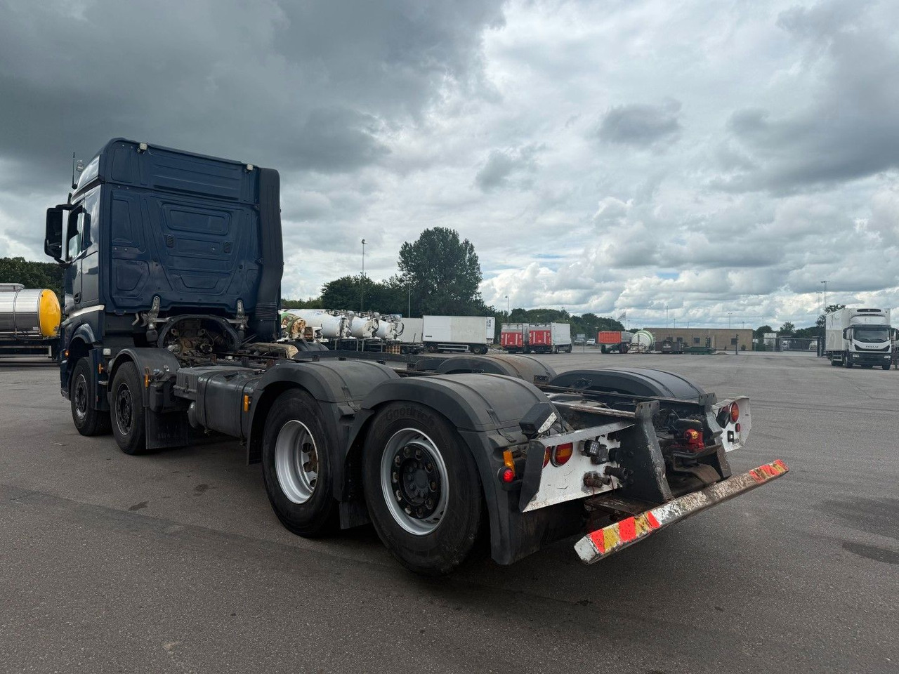 Mercedes-Benz Arocs 3253 8x26 Euro 6 Chassis / Fahrgestell - Šasija kravas automašīna: foto 4 Mercedes-Benz Arocs 3253 8x26 Euro 6 Chassis / Fahrgestell - Šasija kravas automašīna: foto 4