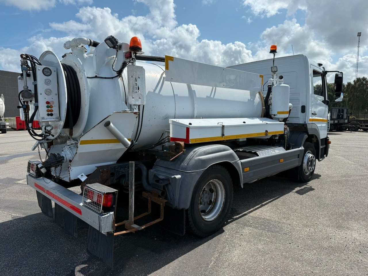 Mercedes-Benz Atego 1323 RHD Euro 6 Hvidtved Larsen Cityflex - Asenizācijas mašīna: foto 4 Mercedes-Benz Atego 1323 RHD Euro 6 Hvidtved Larsen Cityflex - Asenizācijas mašīna: foto 4