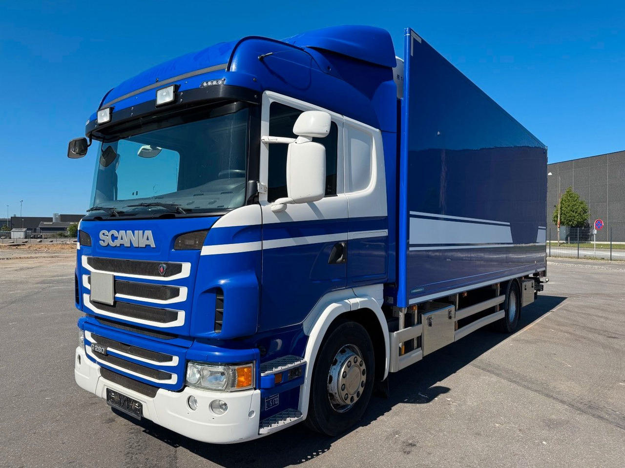 Scania G280 4x2 TK -800R Isokoffer Euro 6 - Kravas automašīna ar slēgto virsbūvi: foto 1 Scania G280 4x2 TK -800R Isokoffer Euro 6 - Kravas automašīna ar slēgto virsbūvi: foto 1