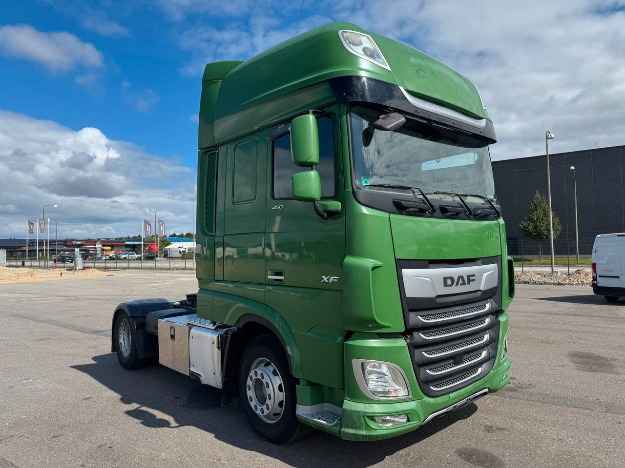 DAF XF 450 4x2 SSC Euro 6 - Vilcējs: foto 2 DAF XF 450 4x2 SSC Euro 6 - Vilcējs: foto 2