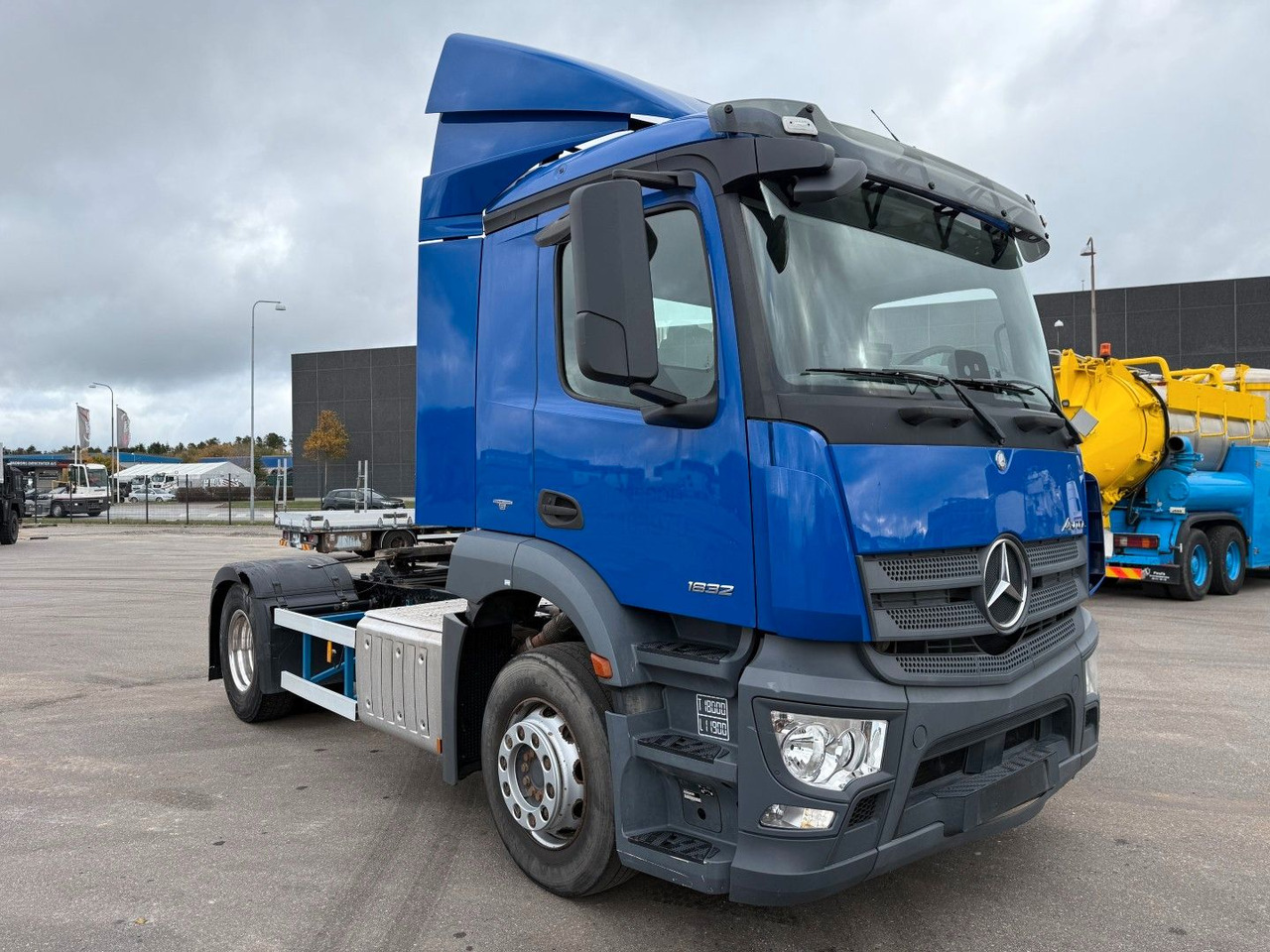 Mercedes-Benz Actros 1832 4x2 Euro 6 - Vilcējs: foto 2 Mercedes-Benz Actros 1832 4x2 Euro 6 - Vilcējs: foto 2