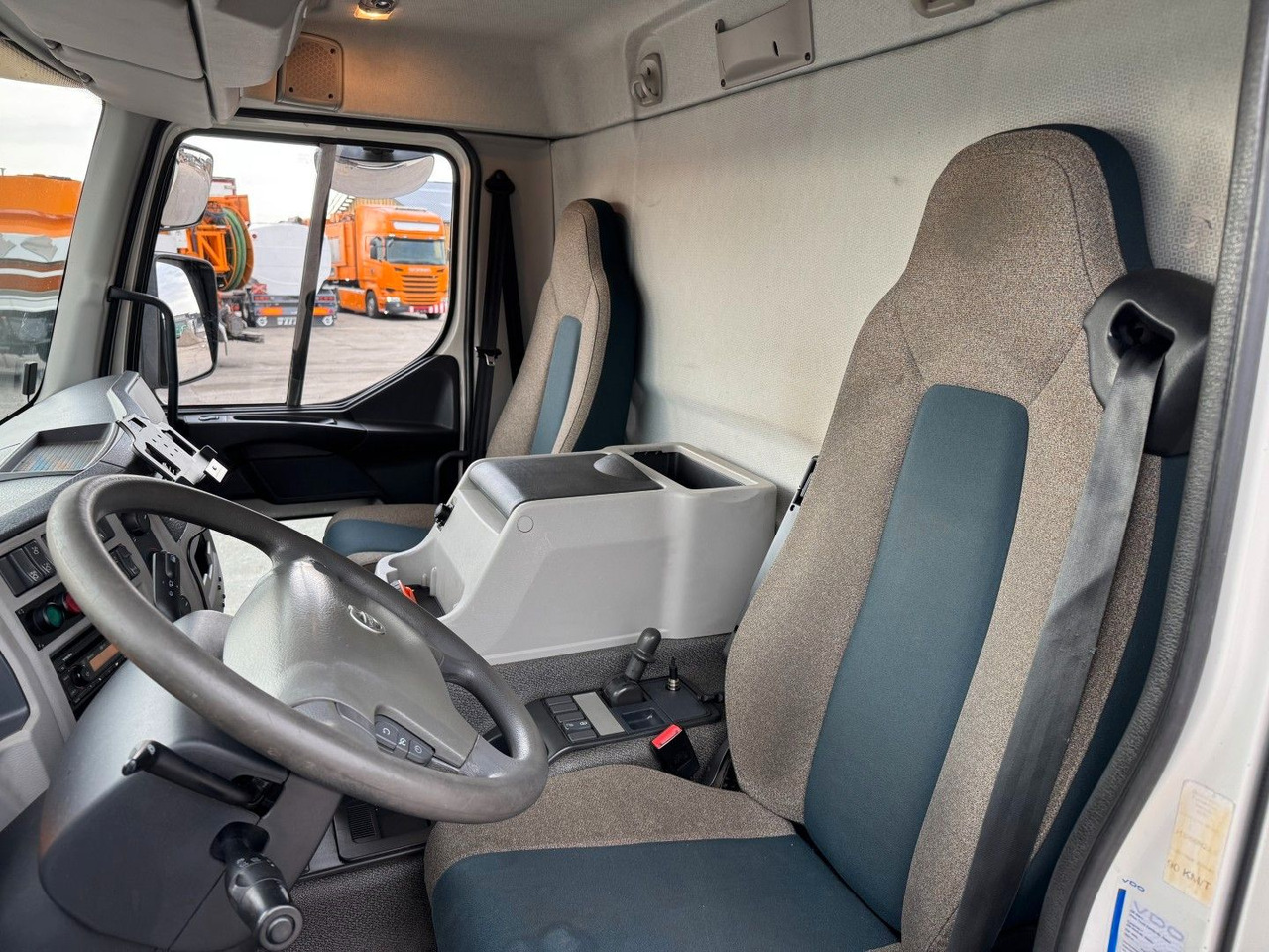 Volvo FE320 6x2*4 Frigoblock FK25SL 9.9 m Frigobox - Kravas automašīna refrižerators: foto 5 Volvo FE320 6x2*4 Frigoblock FK25SL 9.9 m Frigobox - Kravas automašīna refrižerators: foto 5