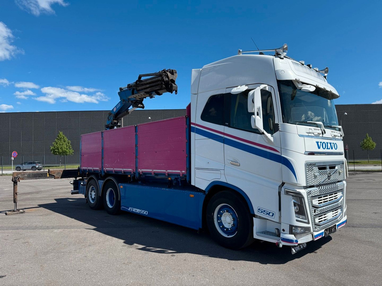 Volvo FH 16.550 6x2*4 / Crane HMF 3220K4 Euro 6 - Kravas auto ar manipulatoru: foto 3 Volvo FH 16.550 6x2*4 / Crane HMF 3220K4 Euro 6 - Kravas auto ar manipulatoru: foto 3