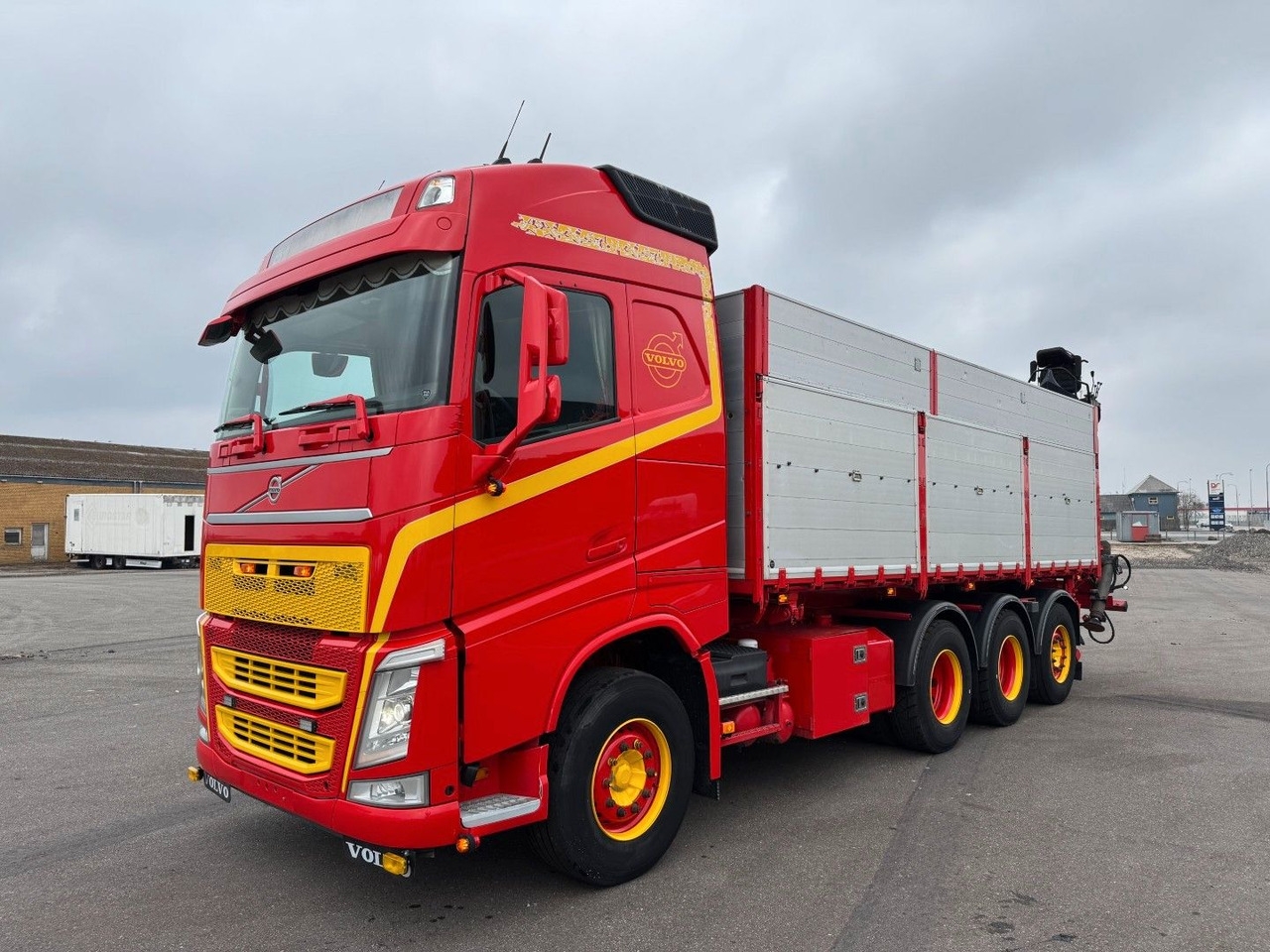 Volvo FH500 8x4*4 Tip / Palfinger Epsilon Q170L - Kravas auto ar manipulatoru: foto 3 Volvo FH500 8x4*4 Tip / Palfinger Epsilon Q170L - Kravas auto ar manipulatoru: foto 3