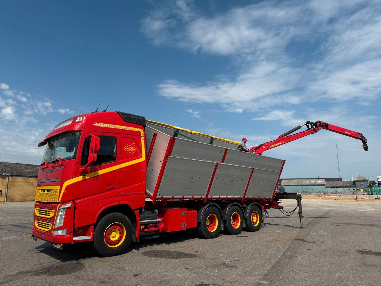 Volvo FH500 8x4*4 Tip / Palfinger Epsilon Q170L - Kravas auto ar manipulatoru: foto 1 Volvo FH500 8x4*4 Tip / Palfinger Epsilon Q170L - Kravas auto ar manipulatoru: foto 1