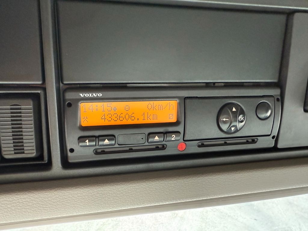Automašīna ar kravas platformu, Kravas-pasažieru furgons Volvo FM 410 6x2 Euro 5: foto 7
