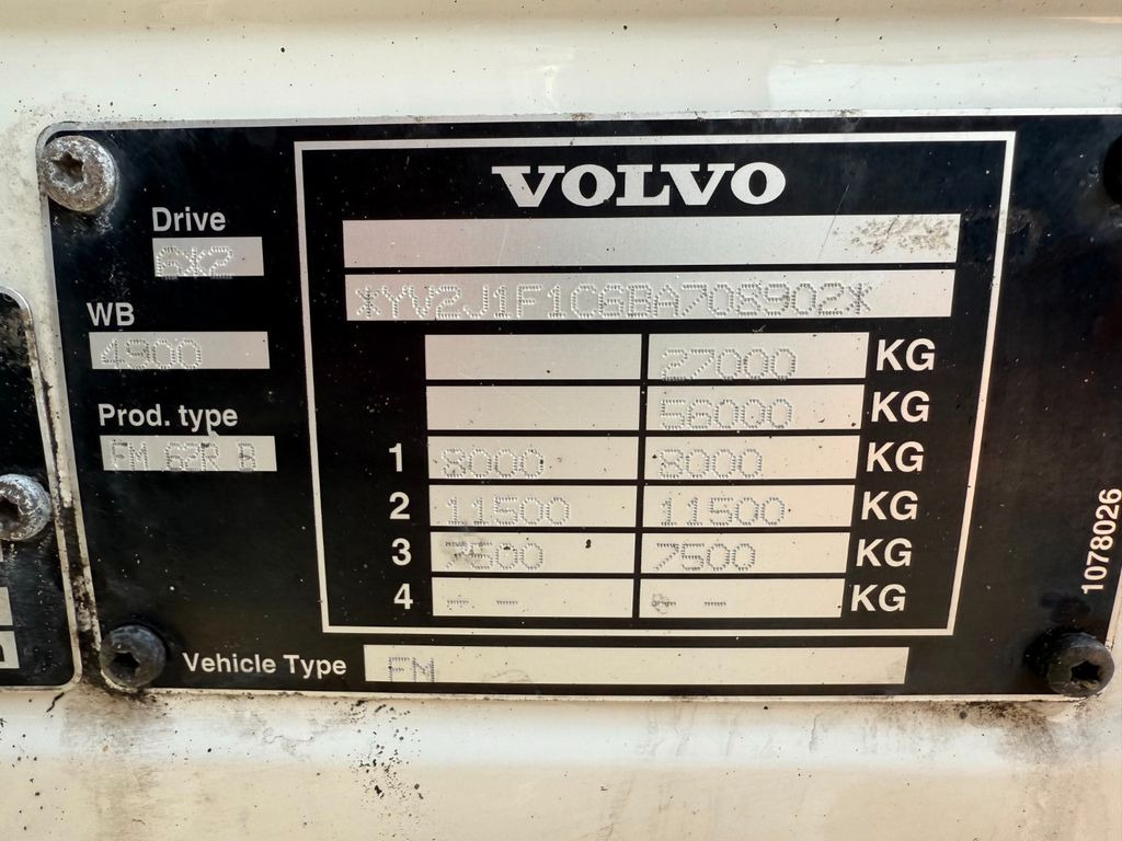 Automašīna ar kravas platformu, Kravas-pasažieru furgons Volvo FM 410 6x2 Euro 5: foto 12