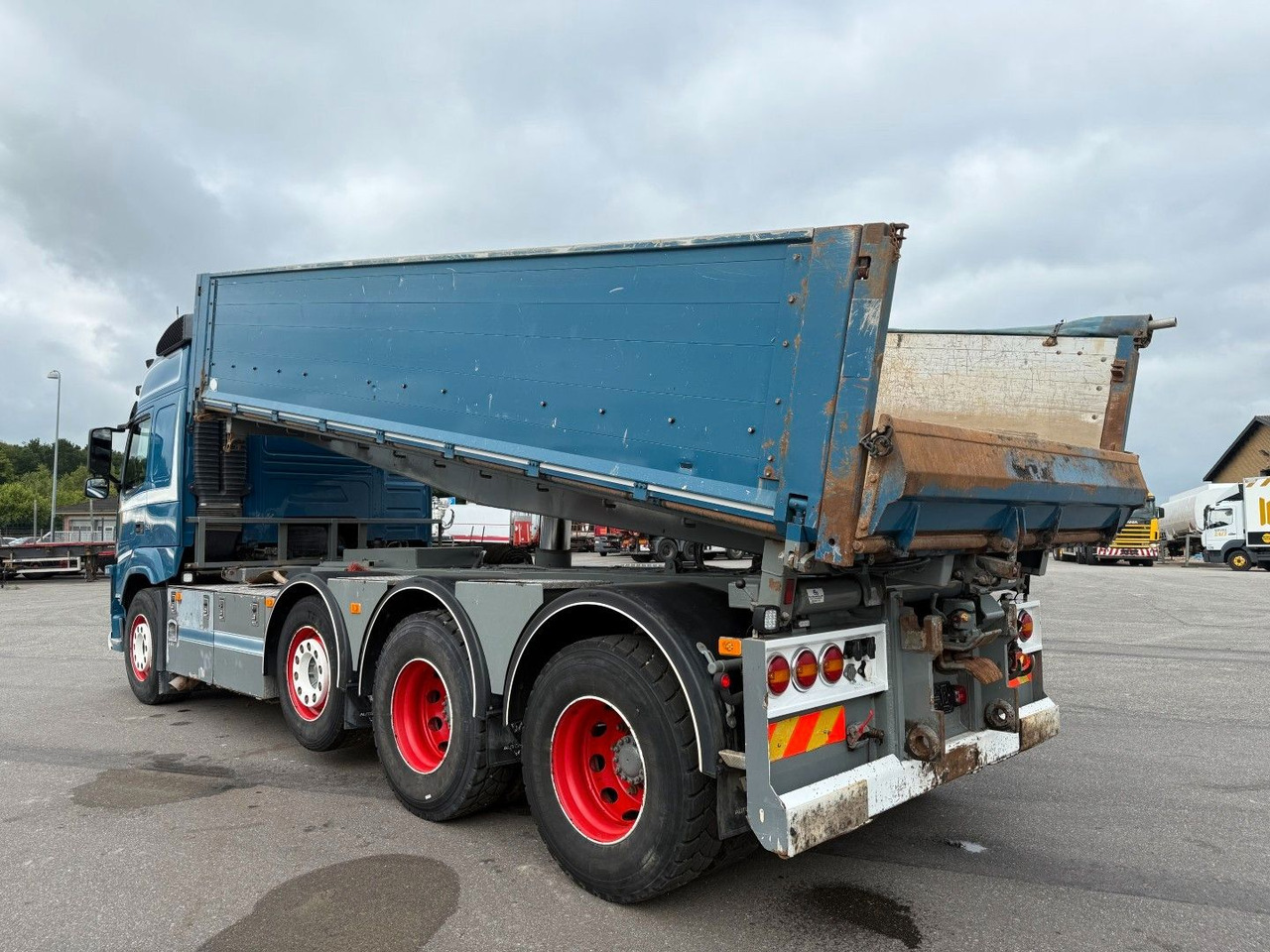 Volvo FM 500 8x4 Pushertridem 3 Way Tipper / Kipper - Kravas automašīna pašizgāzējs: foto 4 Volvo FM 500 8x4 Pushertridem 3 Way Tipper / Kipper - Kravas automašīna pašizgāzējs: foto 4