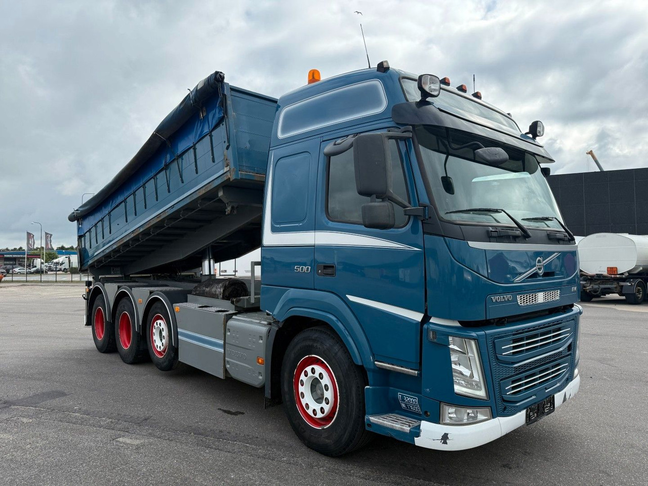 Volvo FM 500 8x4 Pushertridem 3 Way Tipper / Kipper - Kravas automašīna pašizgāzējs: foto 2 Volvo FM 500 8x4 Pushertridem 3 Way Tipper / Kipper - Kravas automašīna pašizgāzējs: foto 2