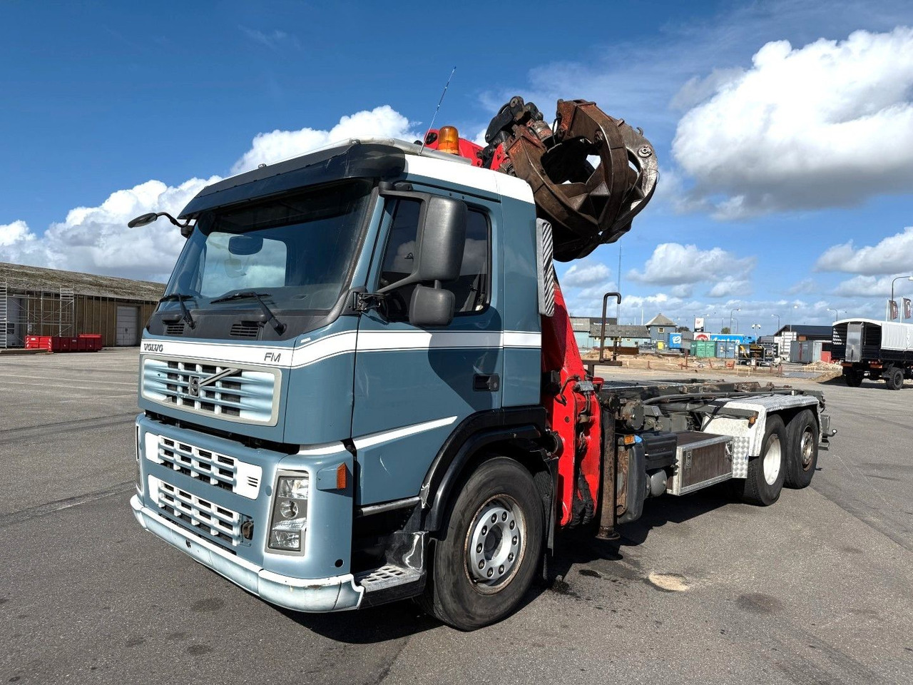 Volvo FM340 6x2*4 Kipper / Palfinger Epsilon 150Z96 - Kravas auto ar manipulatoru: foto 1 Volvo FM340 6x2*4 Kipper / Palfinger Epsilon 150Z96 - Kravas auto ar manipulatoru: foto 1