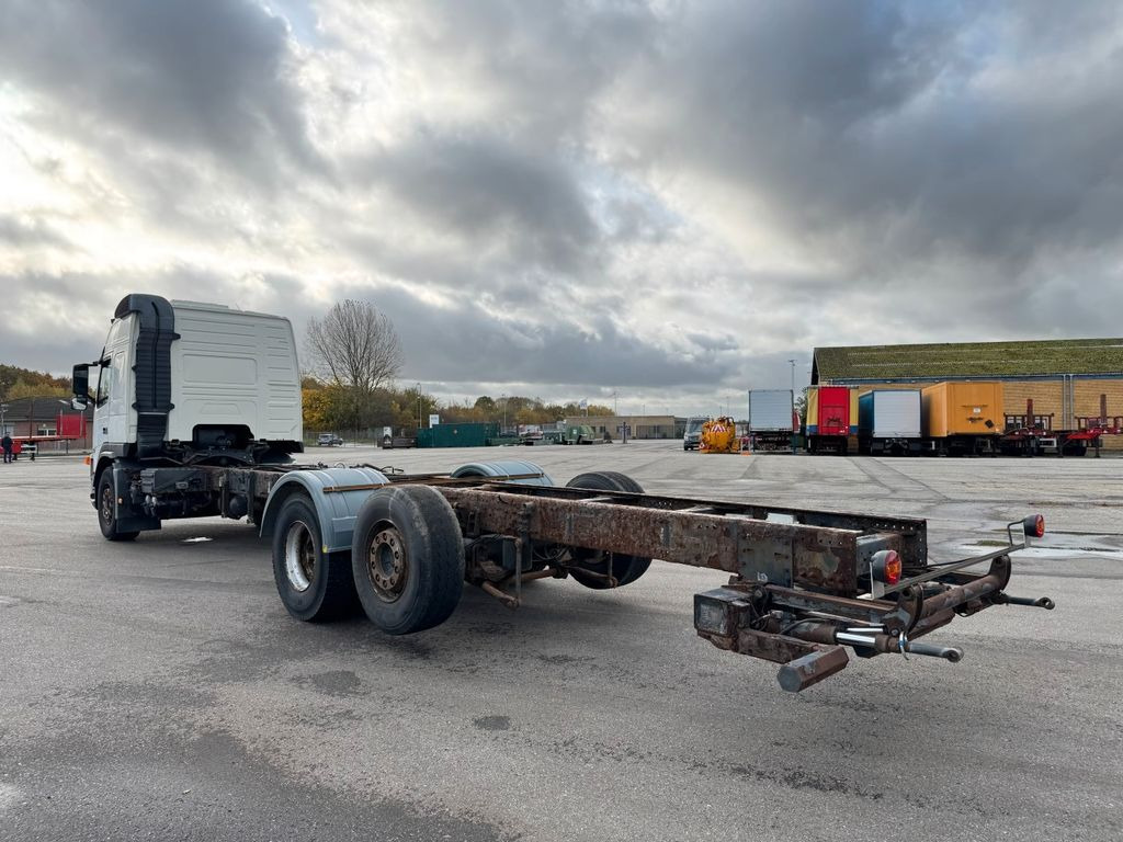 Volvo FM340 6x2 Globetrotter Chassis / Fahrgestell - Šasija kravas automašīna: foto 4 Volvo FM340 6x2 Globetrotter Chassis / Fahrgestell - Šasija kravas automašīna: foto 4