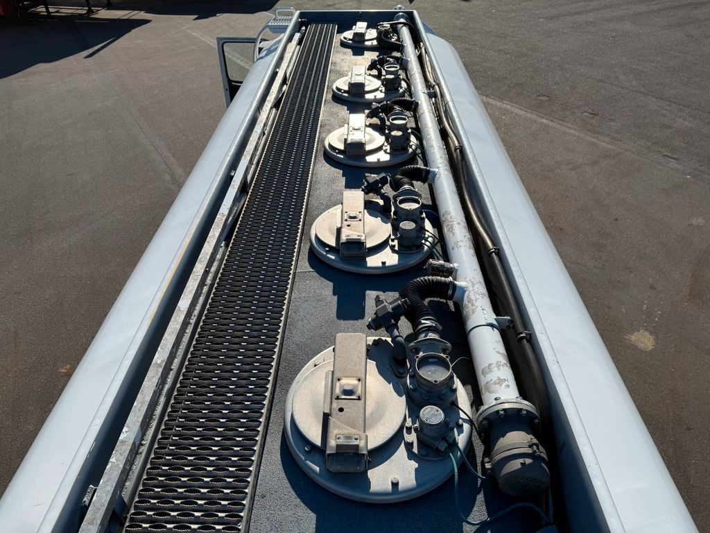 Volvo FM460 8x2*6 24.000 l. ADR Tank Volvo FM460 8x2*6 24.000 l. ADR Tanktruck - Autocisterna: foto 5 Volvo FM460 8x2*6 24.000 l. ADR Tank Volvo FM460 8x2*6 24.000 l. ADR Tanktruck - Autocisterna: foto 5