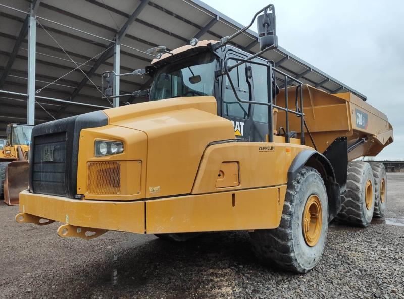 Caterpillar 740GC - Artikulētias pašizgāzējs: foto 2 Caterpillar 740GC - Artikulētias pašizgāzējs: foto 2