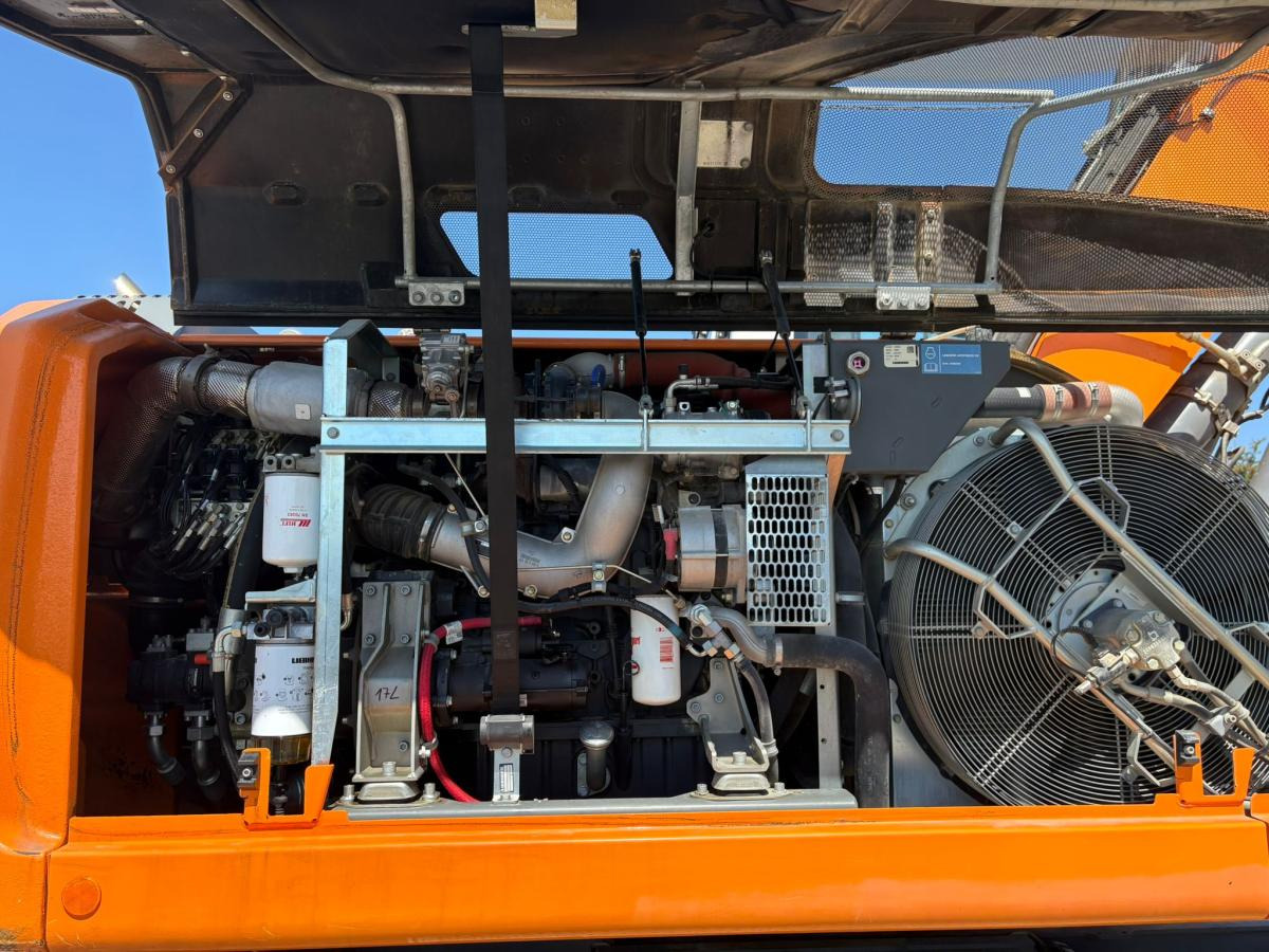 Riteņu ekskavators Liebherr A914: foto 9