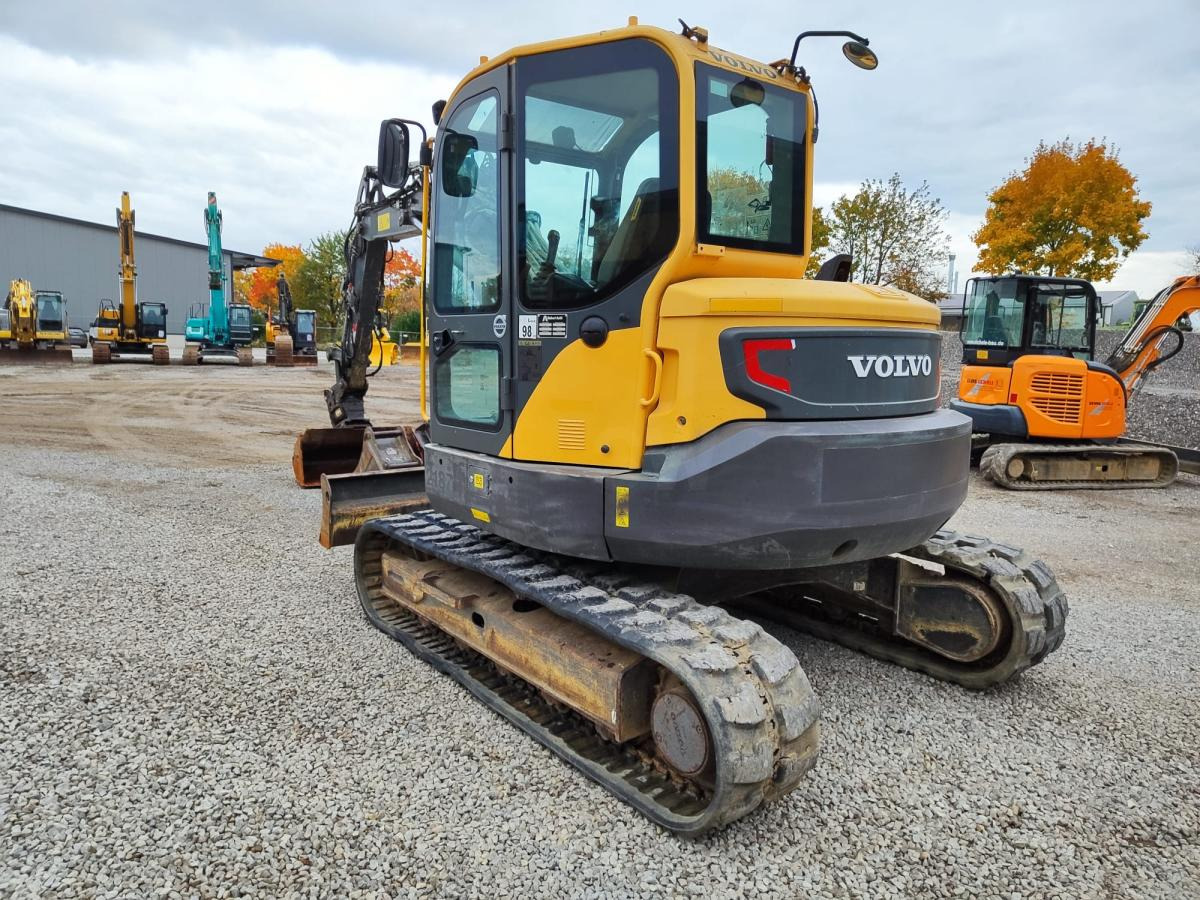 Volvo ECR88D - Mini-ekskavators: foto 1 Volvo ECR88D - Mini-ekskavators: foto 1