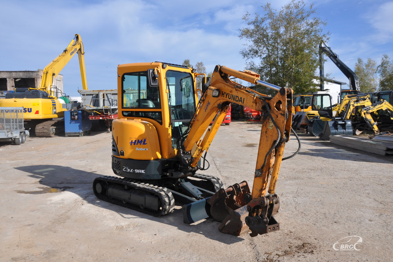 Hyundai R25Z-9AK - Mini-ekskavators: foto 2 Hyundai R25Z-9AK - Mini-ekskavators: foto 2