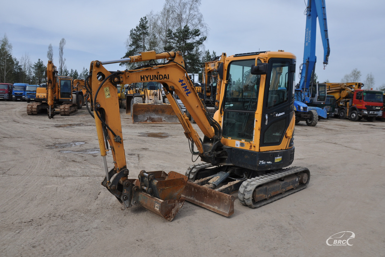 Hyundai R25Z-9AK - Mini-ekskavators: foto 1 Hyundai R25Z-9AK - Mini-ekskavators: foto 1